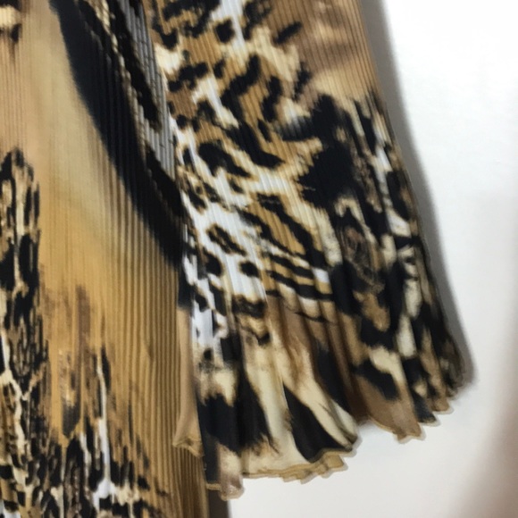 Leopard Fortuni Pleats Blouse - Picture 8 of 9